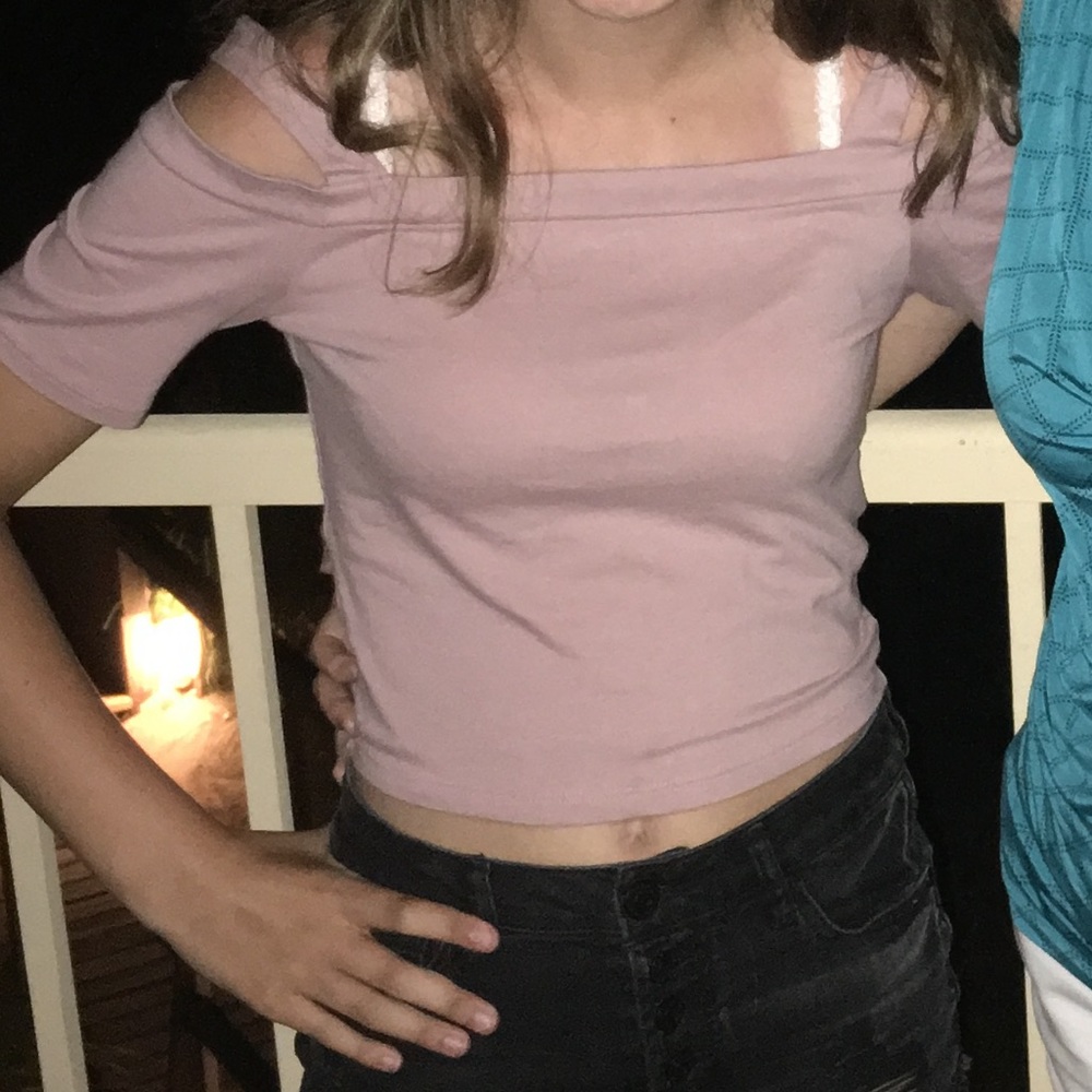 Cold shoulder crop top